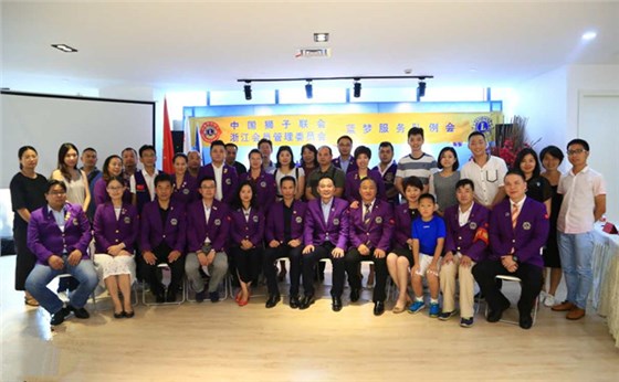 時(shí)尚辦公家具,獅企論壇