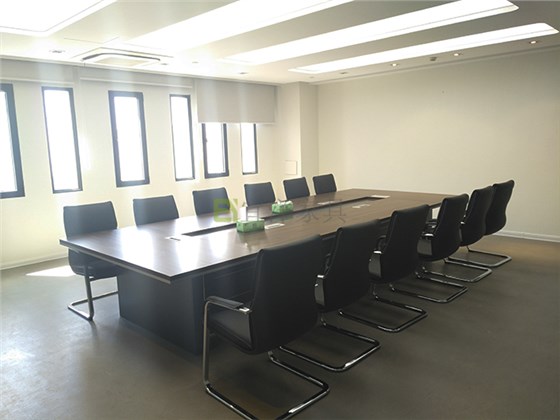 員工桌,洽談桌,實木大班臺,牛皮老板椅,屏風隔斷,高端辦公家具