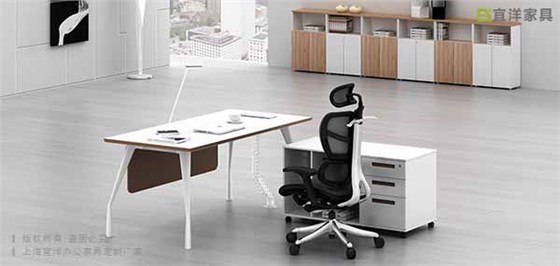 板式辦公桌,文件柜,人體工學(xué)椅