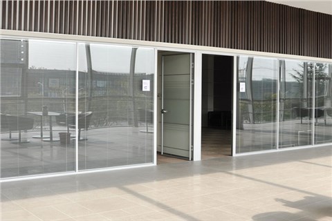 玻璃隔斷墻-移動隔斷墻-隔斷墻設(shè)計-辦公玻璃隔斷墻