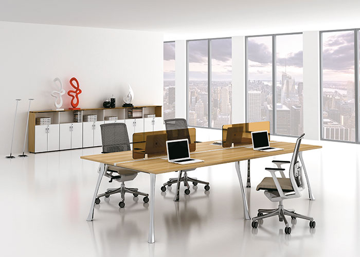 員工辦公桌