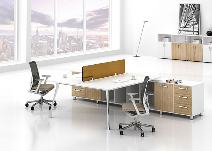 員工辦公桌