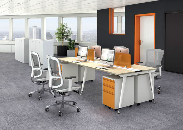 員工辦公桌