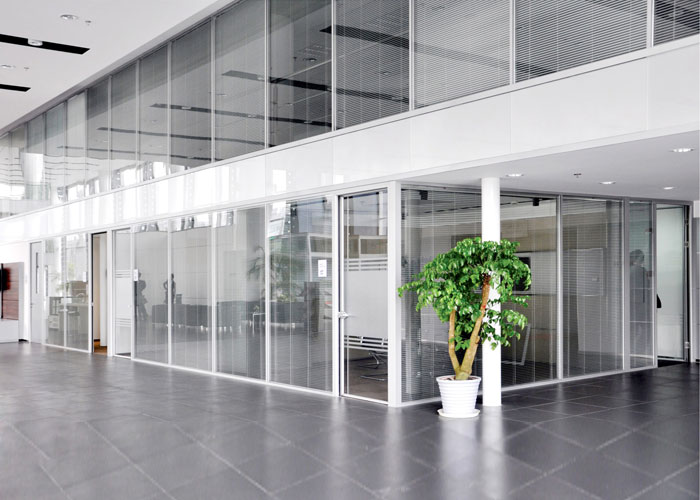 玻璃隔斷墻,移動隔斷墻,隔斷墻設(shè)計,辦公玻璃隔斷墻