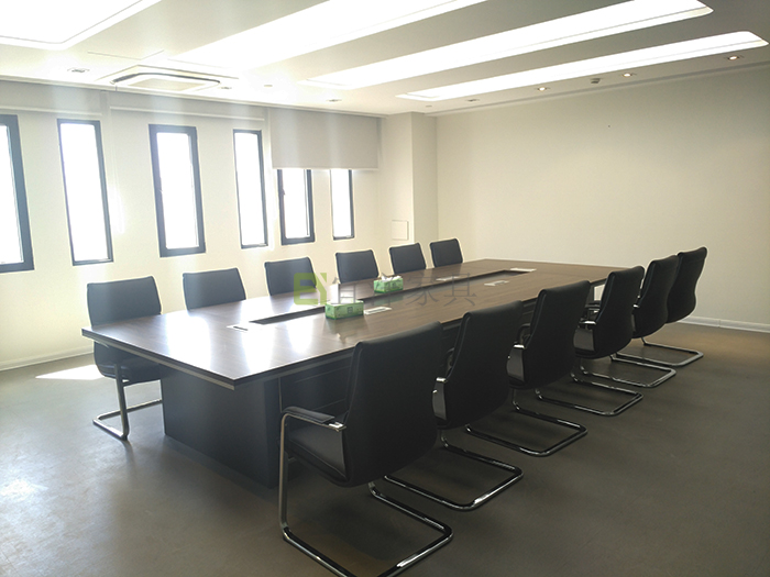 員工桌,洽談桌,實(shí)木大班臺(tái),牛皮老板椅,屏風(fēng)隔斷,高端辦公家具 員工桌,洽談桌,實(shí)木大班臺(tái),牛皮老板椅,屏風(fēng)隔斷,高端辦公家具