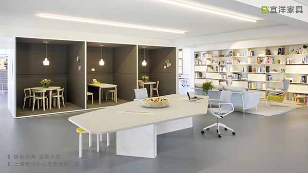 校內(nèi)圖書館