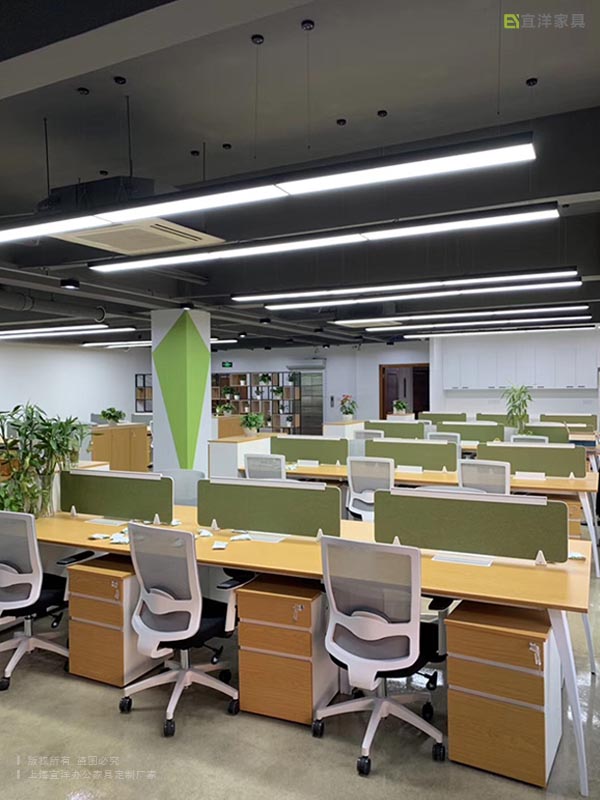 板式屏風(fēng)辦公桌,組合屏風(fēng)桌,網(wǎng)布人體工學(xué)椅