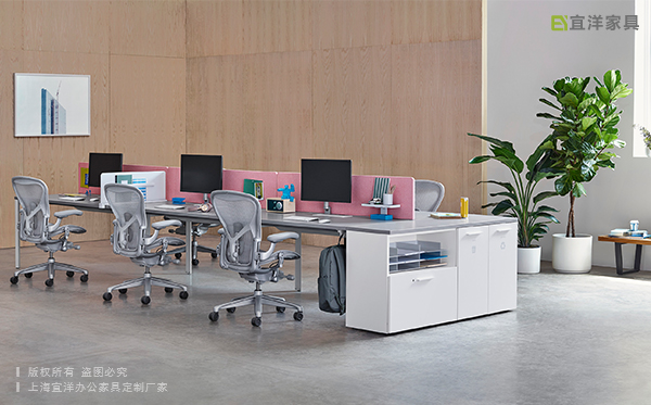 屏風(fēng)工作位設(shè)計(jì),屏風(fēng)辦公桌尺寸,屏風(fēng)辦公桌的好處