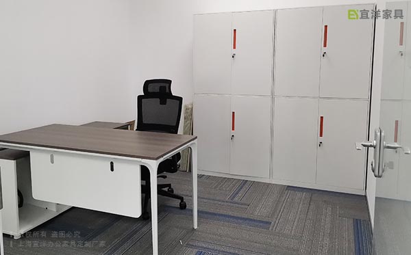 經(jīng)理辦公桌,網(wǎng)布辦公椅