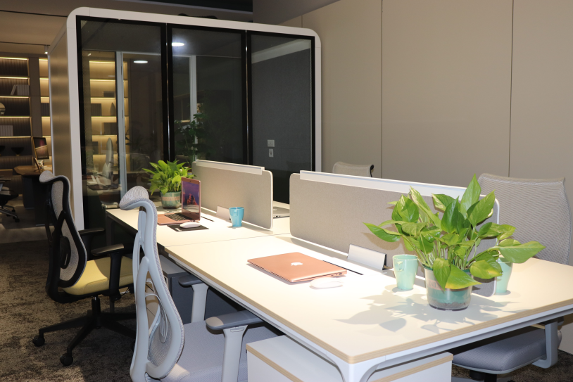 員工桌.png 員工桌.png