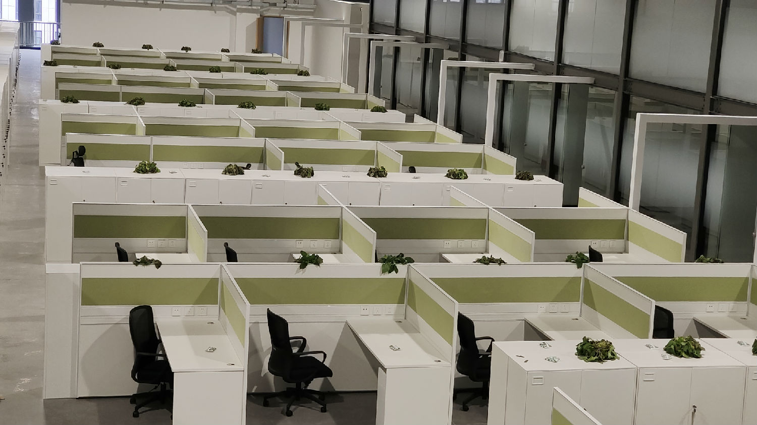 員工位.jpg 員工位.jpg